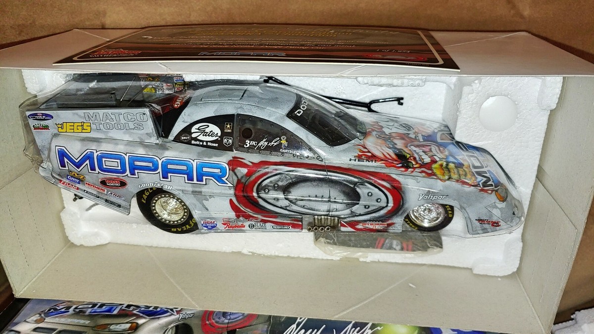 RARE DIECAST 1 Of 1,254 OAKLEY-MOPAR 1/24 CHAMPIONS™ GARY