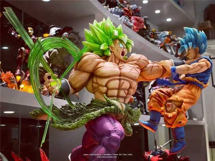 Figurine Broly vs Son Goku - Combat Épique - Dragon Ball