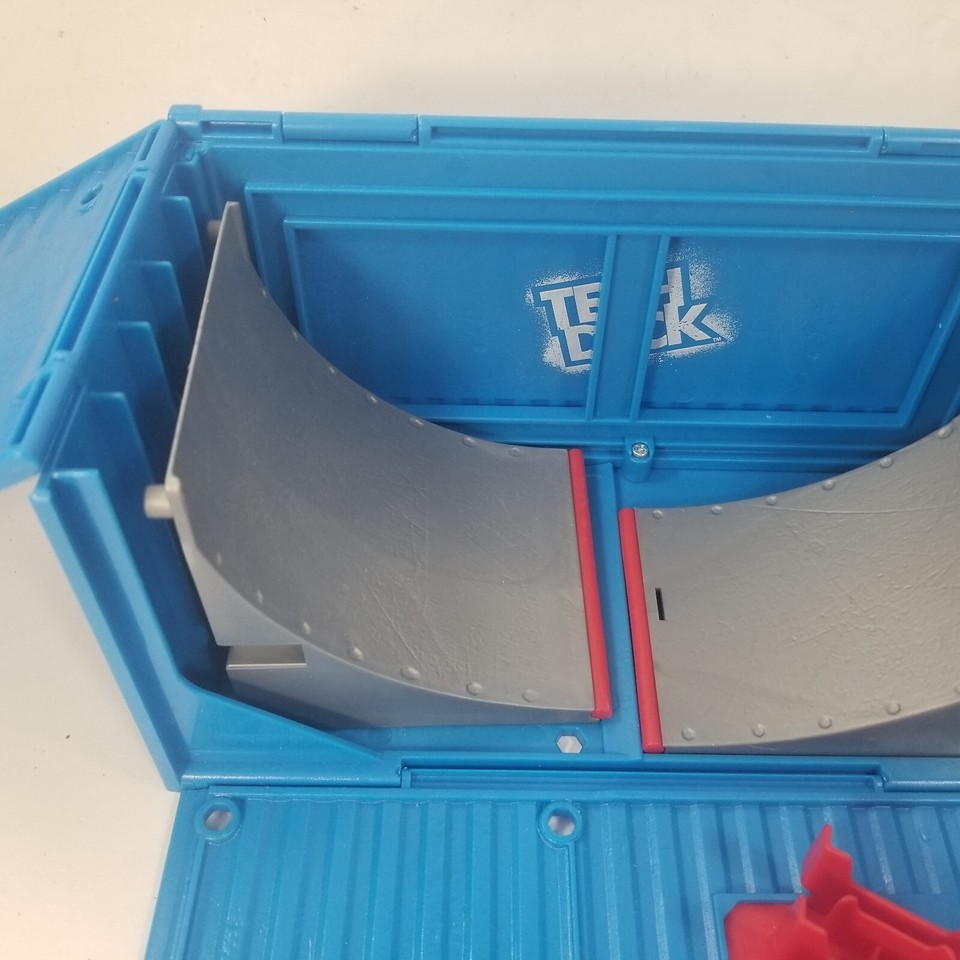 Tech Deck Transforming SK8 Container with Ramp Set Blue Crate Cargo ...