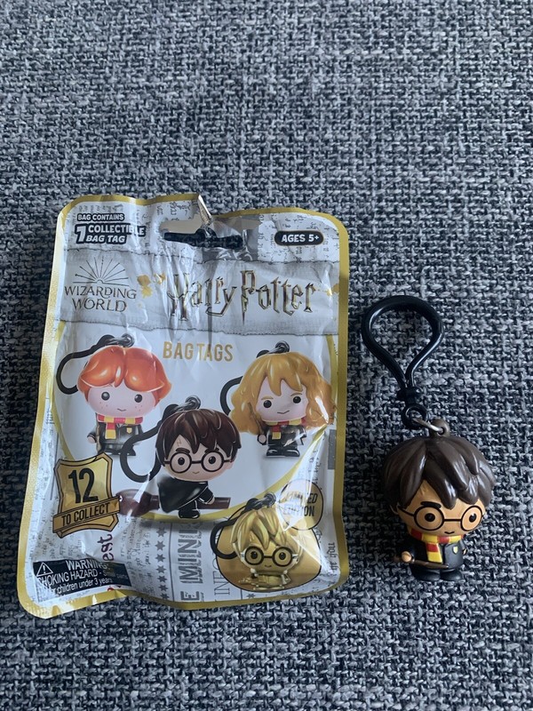 Harry Potter Wizarding World Collectible Bag Tag - Harry w/ Wand - Bullsitoy