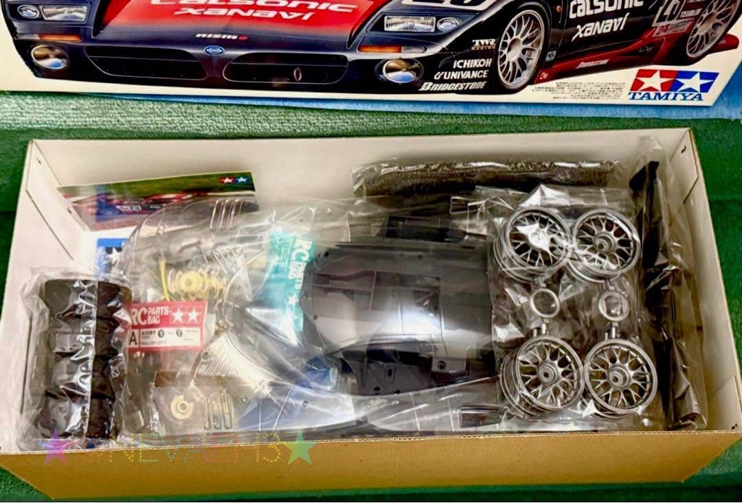 1/10スケール　Nissan R390 GT1組み立てキット　Tamiya製。 Tamiya Nissan R390 GT1 1/10 Electric RC Car Kit New Unused Japan