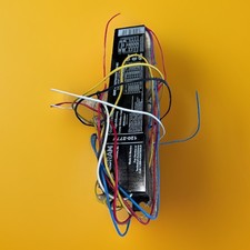 🔥(AN) ***QTY 1*** OSRAM QUICKTRONIC QHE 4x32T8/UNV ISN-SC Electronic Fluorescen