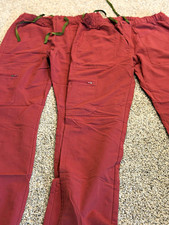 FIGS MENS Small/Tall Cairo cargo Scrub Pants