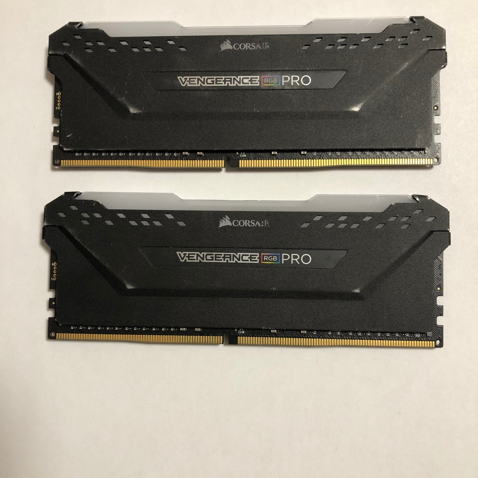 Corsair Vengeance RGB Pro 32GB (2x16) DDR4-3200 CL16 | Tested, cosmetic issue