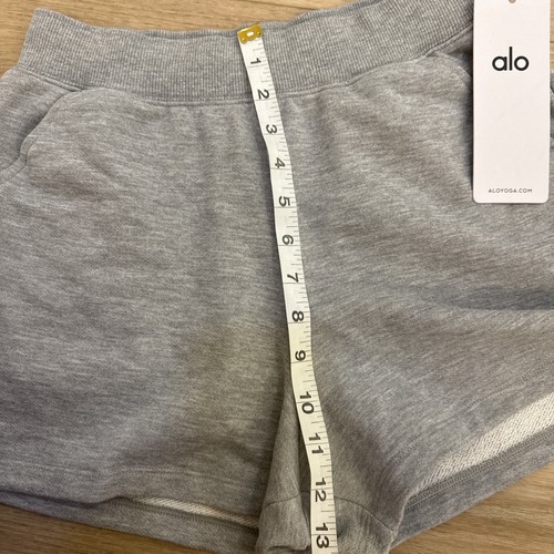 Short sweat bas ALO Yoga - gris bruyère - taille XS PRIX DE VENTE CONSEILLÉ 68 $ - Neuf avec étiquette - Photo 10/10