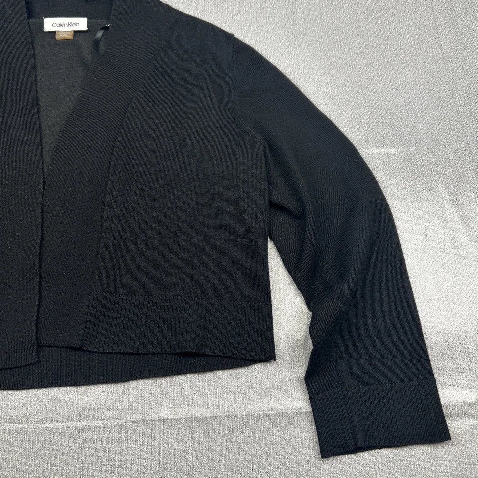 Suéter cárdigan recortado delantero abierto negro Calvin Klein para mujer talla M Foto 3 de 4