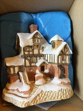 David Winter Special for Christmas 1987 Ebenezer Scrooge's Counting House