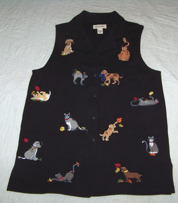 Women's Bechamel Sleeveless Button Front Top with Cats & Dogs Appliques - L