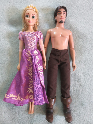Disney Store Classic Lot of 2 Tangled Rapunzel Flynn Rider Prince 12  Dolls Good