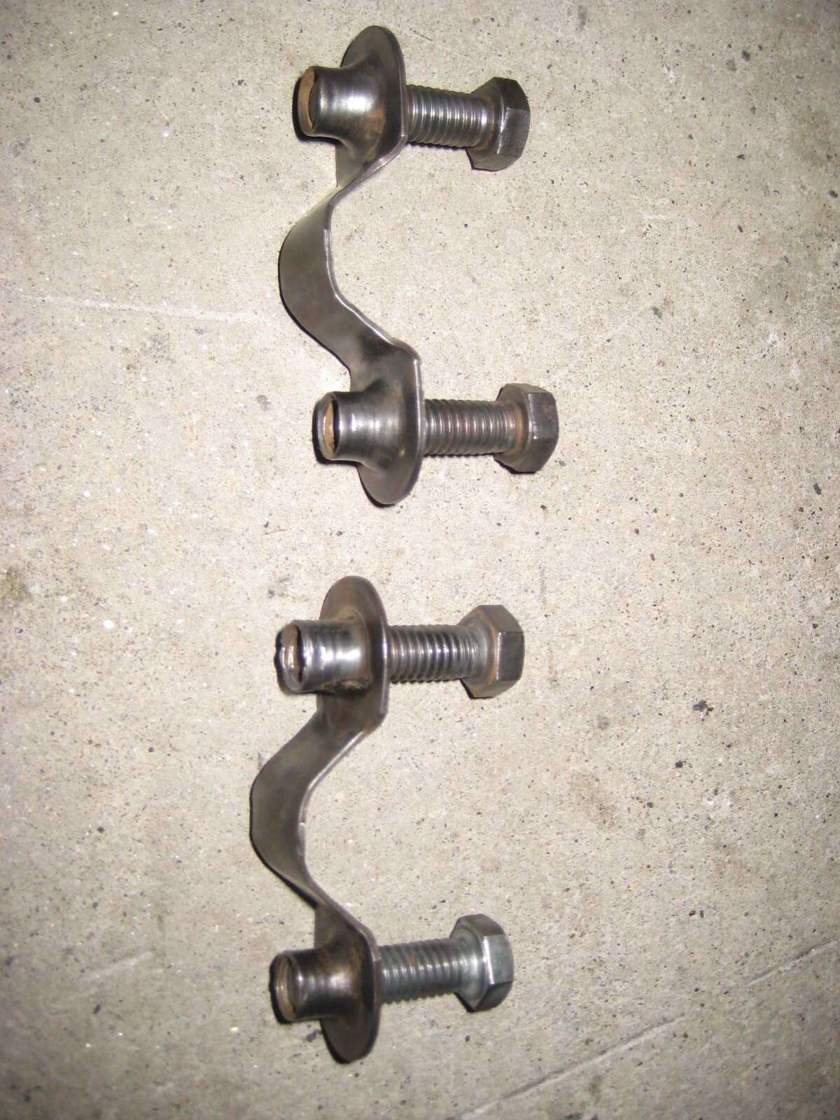 1965 - 1976 Ford Truck Coil Spring Clips 2 wheel drive 68 69 70 71 72 ...