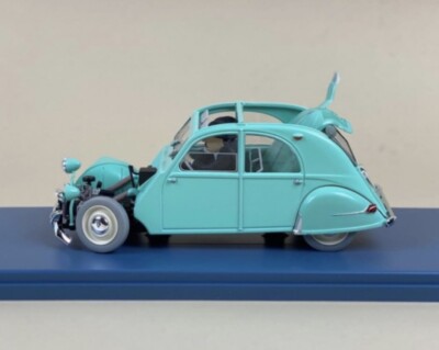 HERGE TINTIN THE SMASHED-UP CITROEN 2CV #11 Car Figure 1/24