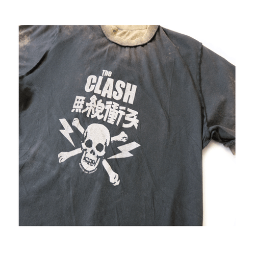 Camiseta Amplificada - De Colección The Clash Skull - Negro Lavado con Ácido - Imagen 2 de 6