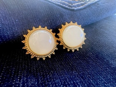 JOAN RIVERS MILKY WHITE Moonstone LUCITE CABOCHON CLIP EARRINGS GOLD SUN Round