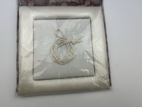 Just Nan Easy Easel Ecru Satin 4 1/4” Frame Opening Needlework Or Photo Frame 9R - Picture 3 of 6