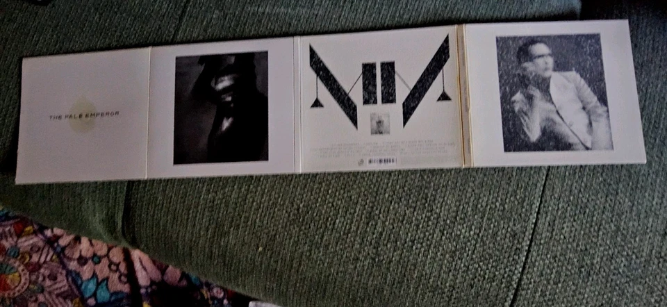 Marilyn Manson - the Pale Emperor CD Deluxe Edit RAR 3 Bonus Tracks - Bild 2 von 4