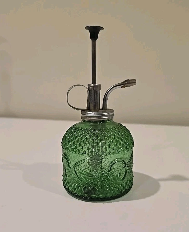 Bomba de metal vintage Plant Mister hoja de vidrio prensado verde vid Foto 4 de 4