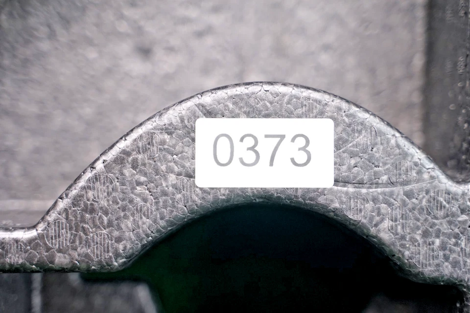 03-12 MERCEDES-BENZ R230 SL500 TRUNK SPARE TIRE 空气压缩机 FOAM HOLDER 原始设备制造商 — 第 4/4 张图片