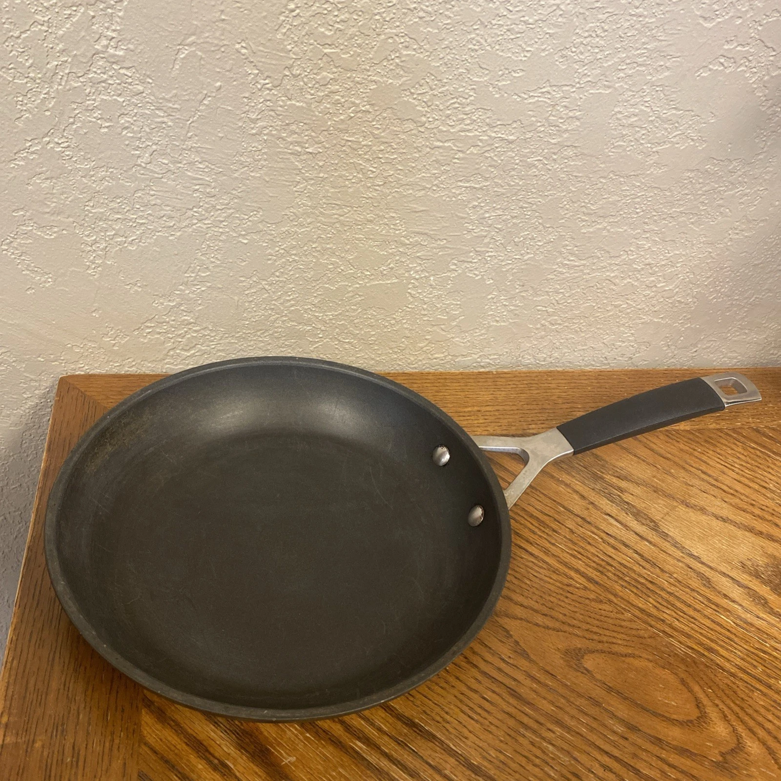 Le Creuset Nonstick Pan 9.5” 24cm Toughened Pro Black Rubber Handle