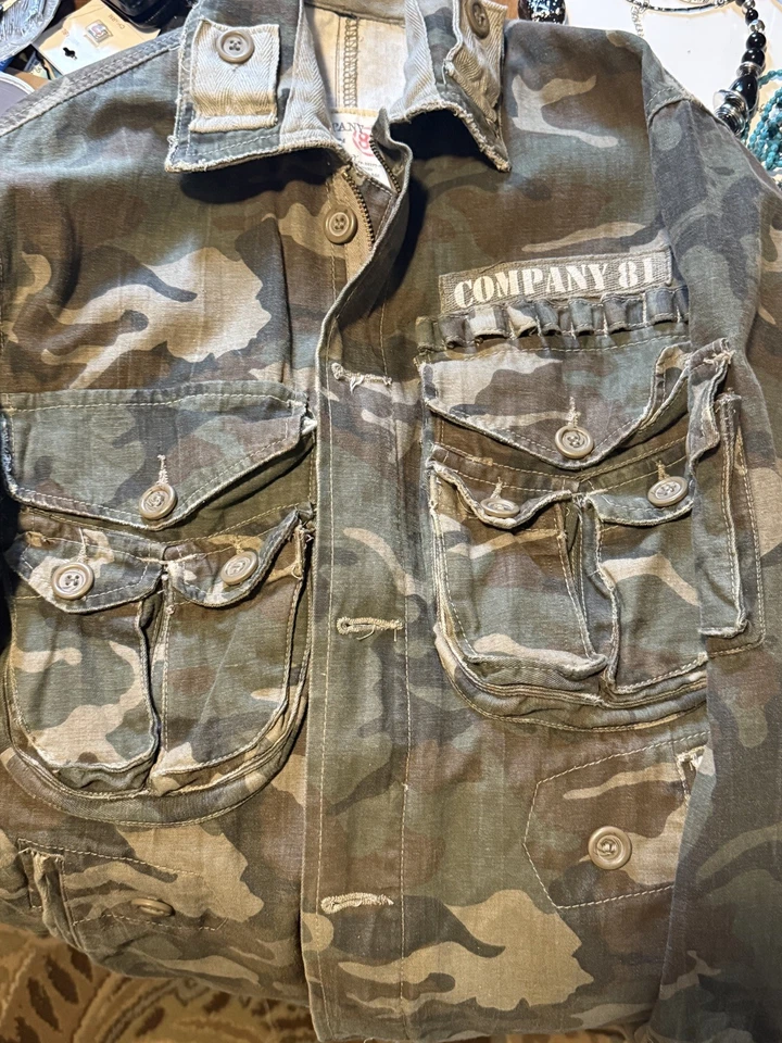 Chaqueta Militar Vintage Company 81 Para Hombre M Verde Camuflada Bolsillos Carga Envejecidos Foto 4 de 4