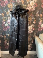 Fantazyjna sukienka dla dorosłych jeden rozmiar Czarna peleryna z kapturem Jedwabista w dotyku Nowa