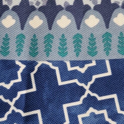 Better Homes & Gardens Limited Edition 70" Round Tablecloth Indigo Border - Picture 5 of 7