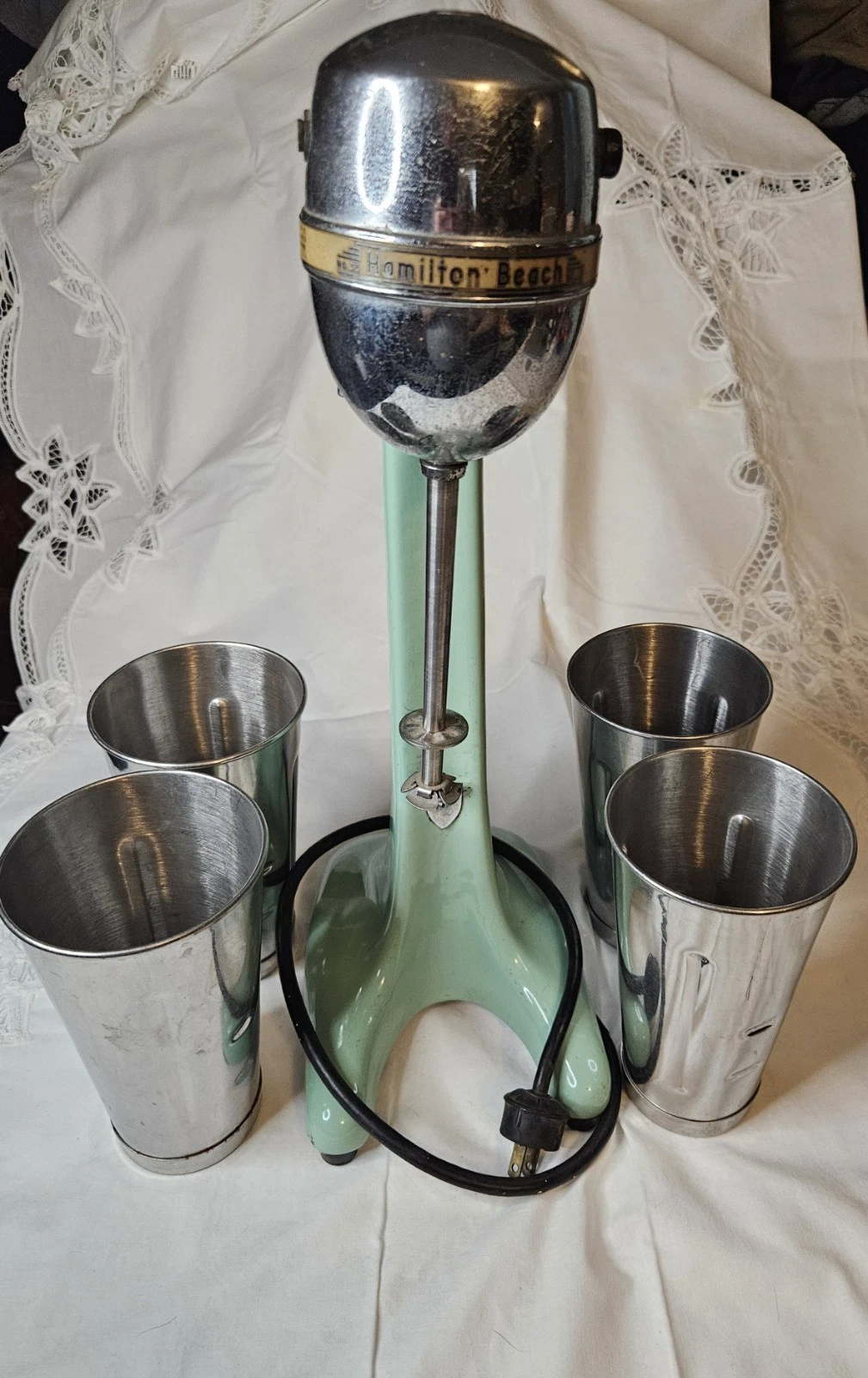 Vintage Hamilton Beach Milkshake Mixer Jadeite Green w/ 4 Cups Works Model 33