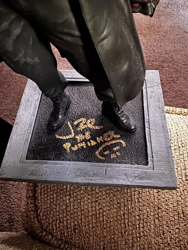 Diamond Select Punisher Statue Netflix Series Signed By Jon Bernthal - Image 2 of 2