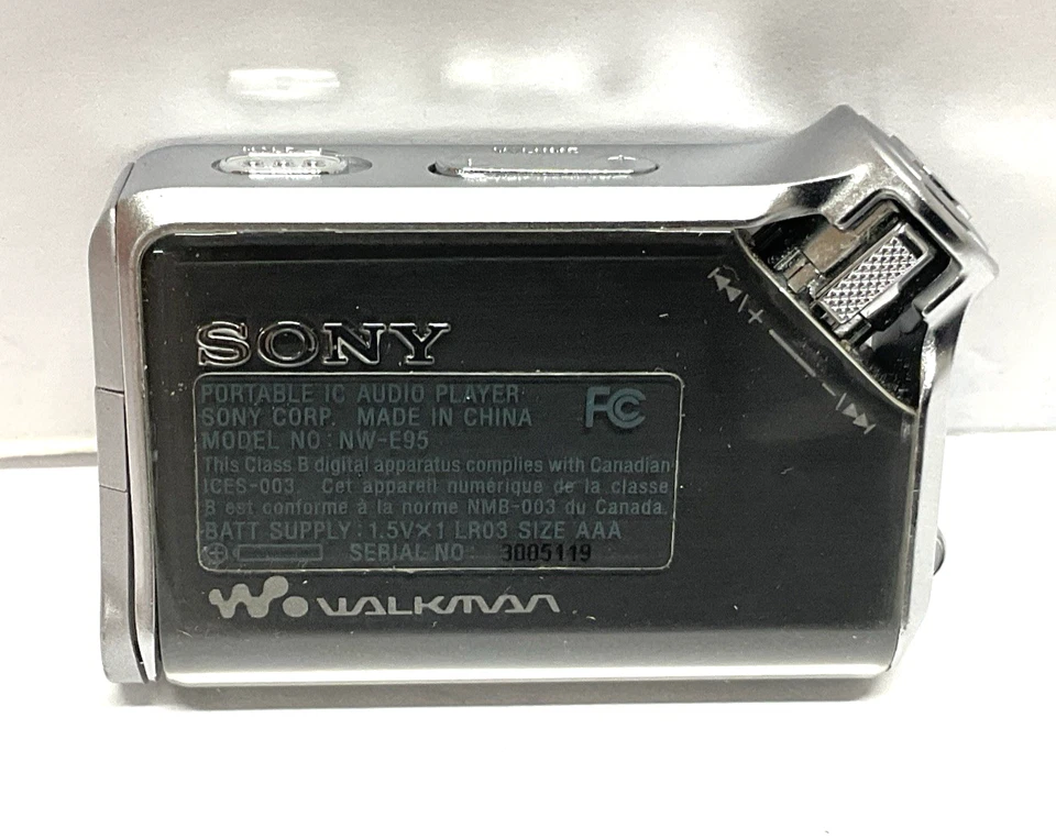 Sony Network Walkman NW-E95 512MB Portable MP3/ATRAC Media Player Works - Image 4 of 4