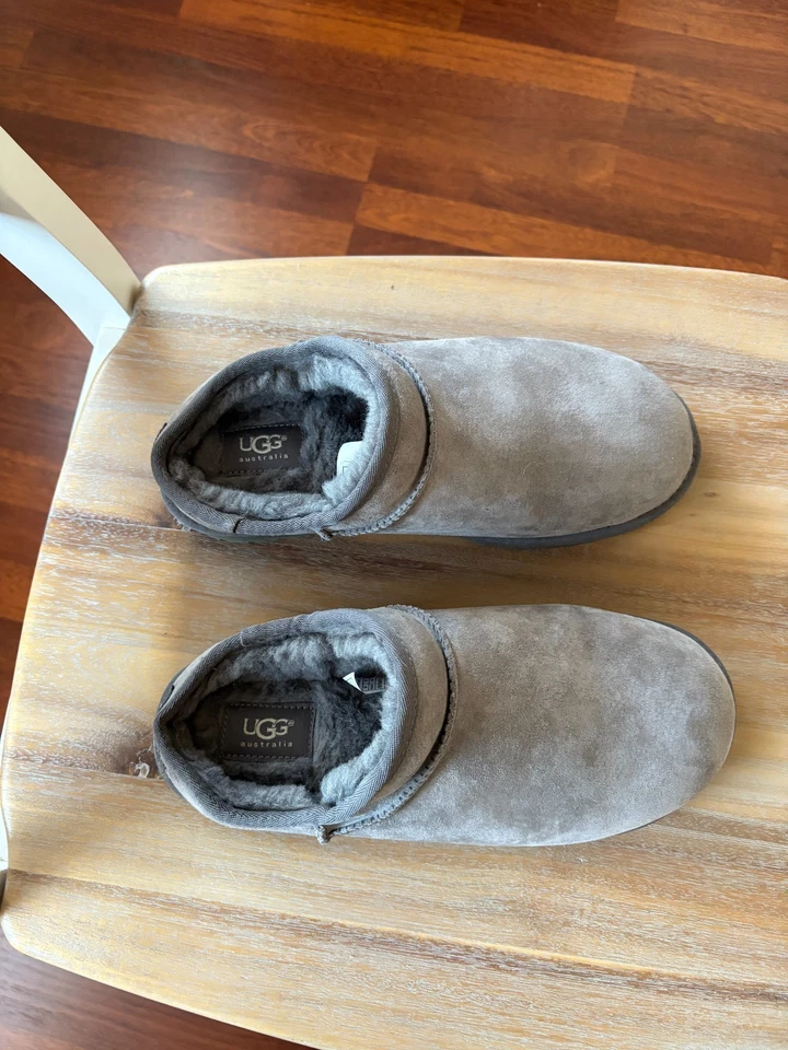 Zapatilla clásica para mujer UGG Australia - GRIS TALLA: 9 - S/N 1009249 - LEER MÁS ABAJO Foto 2 de 4