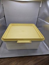 Tupperware Square Sheet Cake Keeper