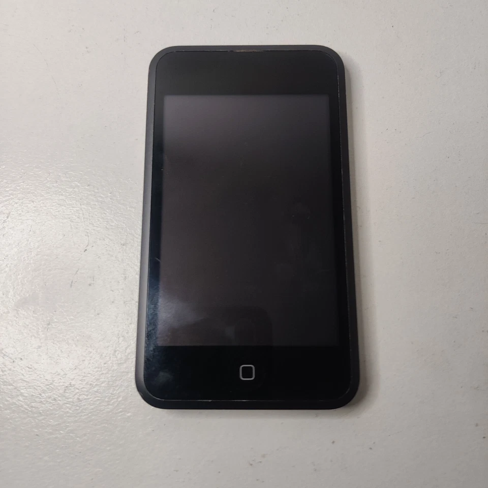 Apple iPod Touch 1st Generation 8GB (A1213) Black Unlocked And Working No Cracks - Image 2 of 4