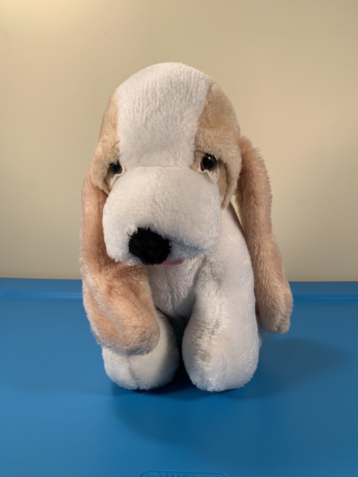 the stuffed hound