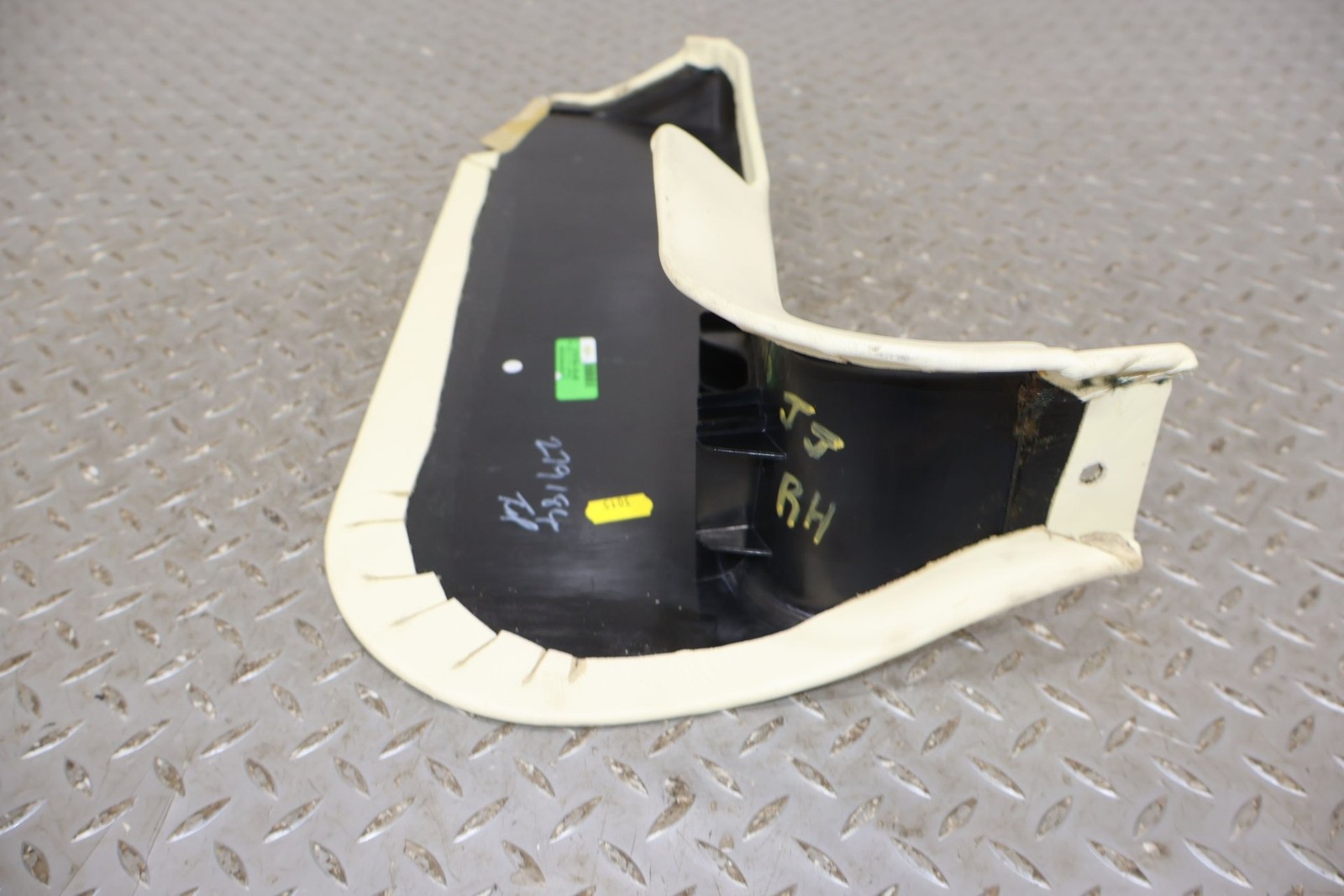 Aston Martin V8 Vantage Right Kick plate Cream P/N 6G3302348BCW