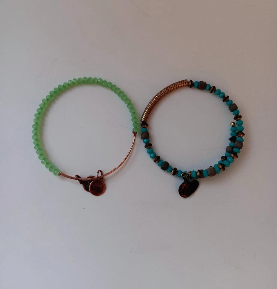 Lote De Colección De 8 Pulseras Con Cuentas Alex And Ani Dorado Verde Azul, Etc. Foto 4 de 4