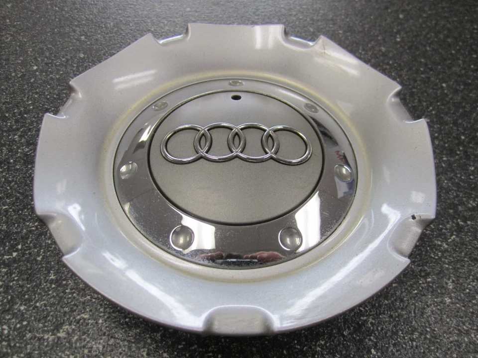 Audi S4 2007-2008 18" OEM tapa central plateada y carbón 8E0601165N 58810 - uno/1 Foto 2 de 4