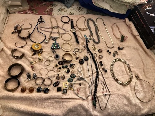 Grandma Karen’s VTG Jewelry Lot 2.5lbs Silver , Gold, Pearl & Stone Costume
