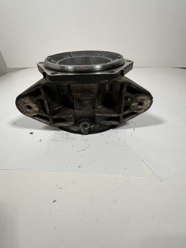 4L60E: Chevy Truck 4x4 Transfer Case Adapter Assembly #15724744 OEM - Picture 4 of 13