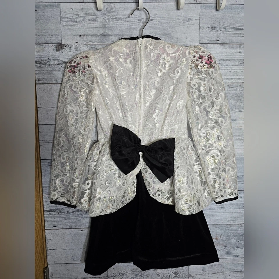 Vintage 80s Lace & Fineness Lace Black Velvet Dress Girls Size 7 - Image 2 of 4
