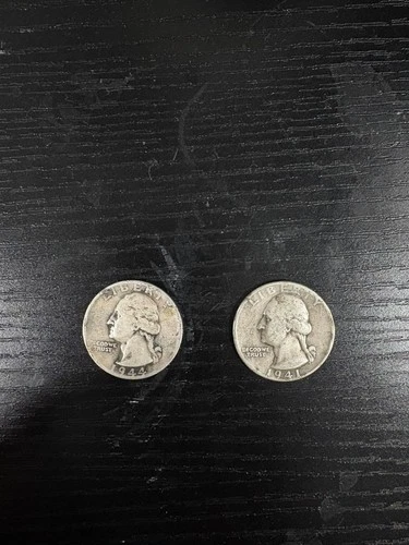 Lot of 2 US Washington Quarters, 1941, 1944 90% Silver