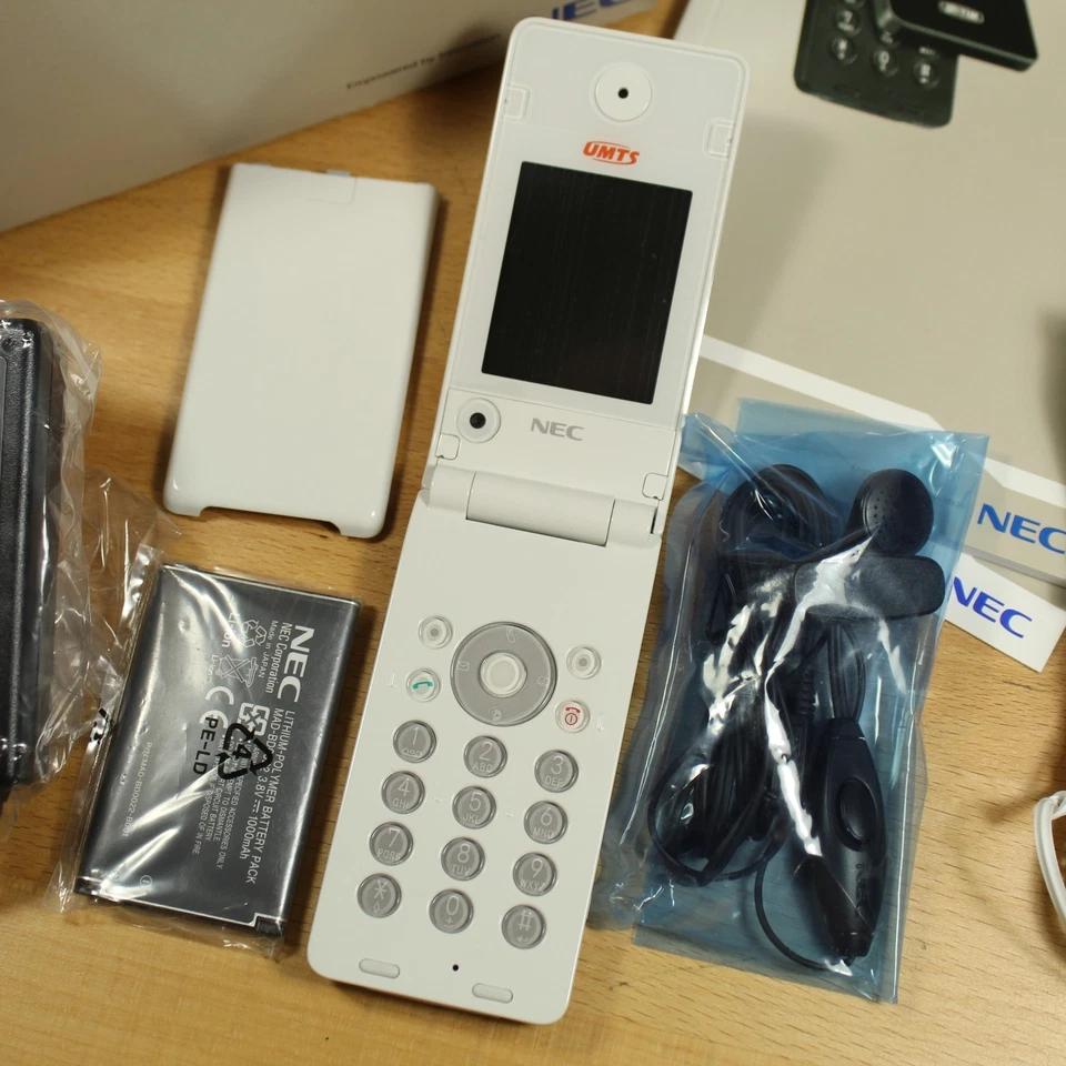 罕见老式NEC e373白色翻盖手机国际带盒收藏品完整 — 第 3/4 张图片