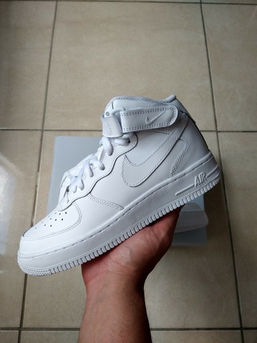 harga af1 triple white