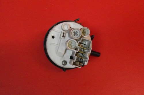 Waschmaschine HOTPOINT WMF540 P UK R Druckschalter