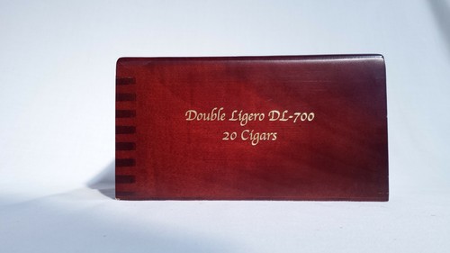 Caja de cigarros con bisagras de madera La Flor Dominicana LFD doble Ligero Maduro ~ VACÍA - Imagen 5 de 9