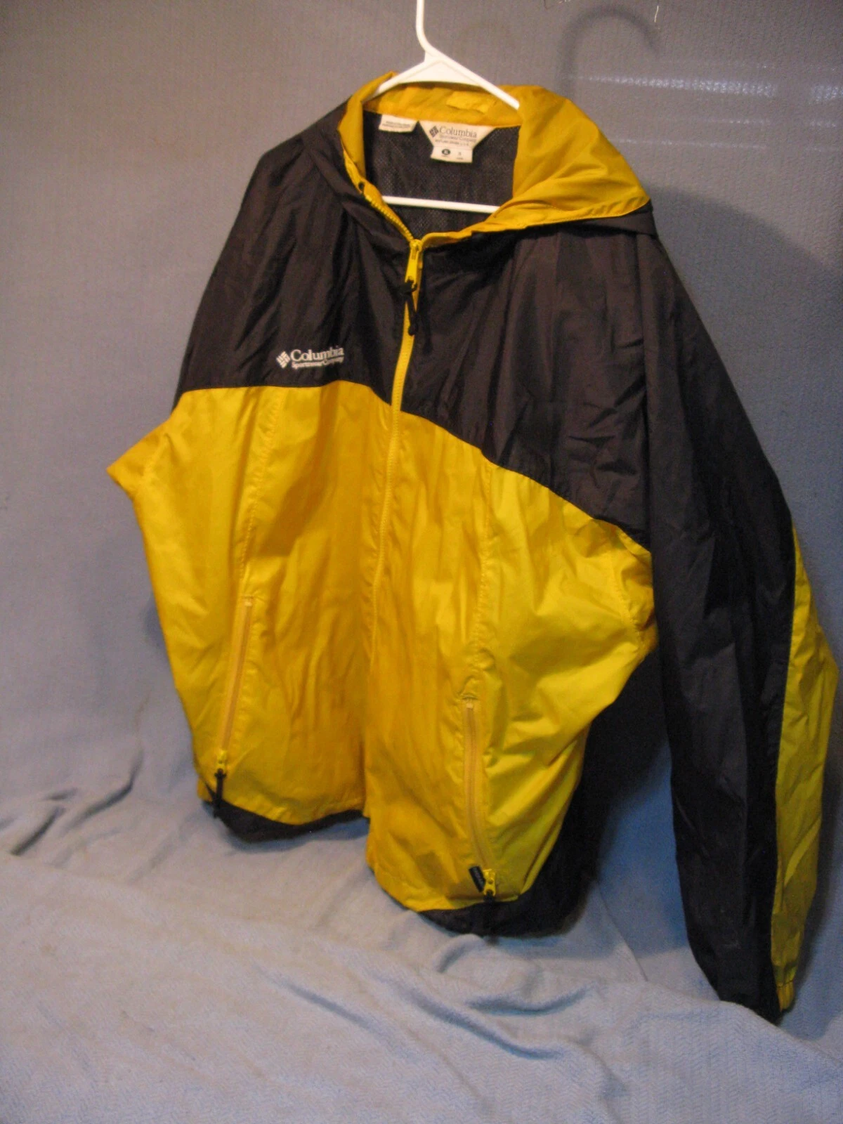 Columbia Men's XL Hooded Windbreaker Jacket Yellow/Black Packable