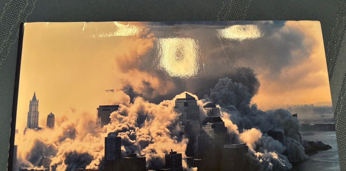 ABOVE HALLOWED GROUND 9/11 写真集 ABOVE HALLOWED GROUND（2001.9.11