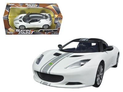 Lotus Evora S Matt White W/Gray Stripes 1/24 Diecast Model Car By Motormax 79505