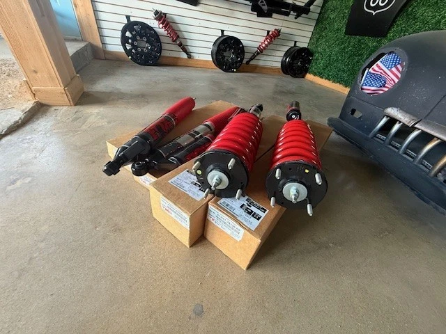 (1) Подлинный комплект подвески Toyota Tundra TRD PRO Fox PTR61-34910 такой же, как у дилера - Изображение 3 из 4