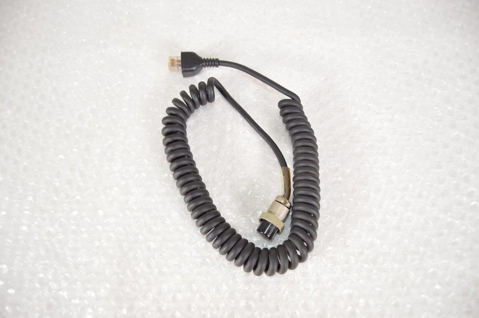 Yaesu MD-100A8X Dynamisches Tischmikrofon Hervorragend getestet - Bild 2 von 4