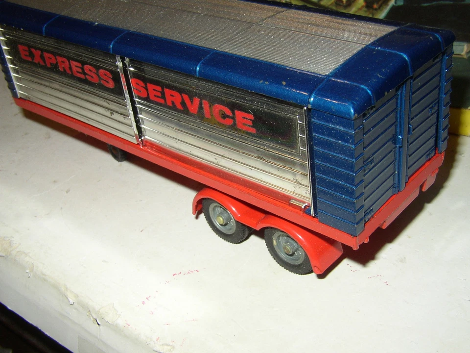 Vintage Die Cast Corgi Major Ford Tilt Cab H truck w/ trailer 1137 w/ box - Image 4 of 4