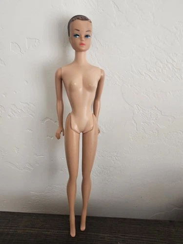 Vintage 1960s Barbie Midge Fashion Queen Doll
